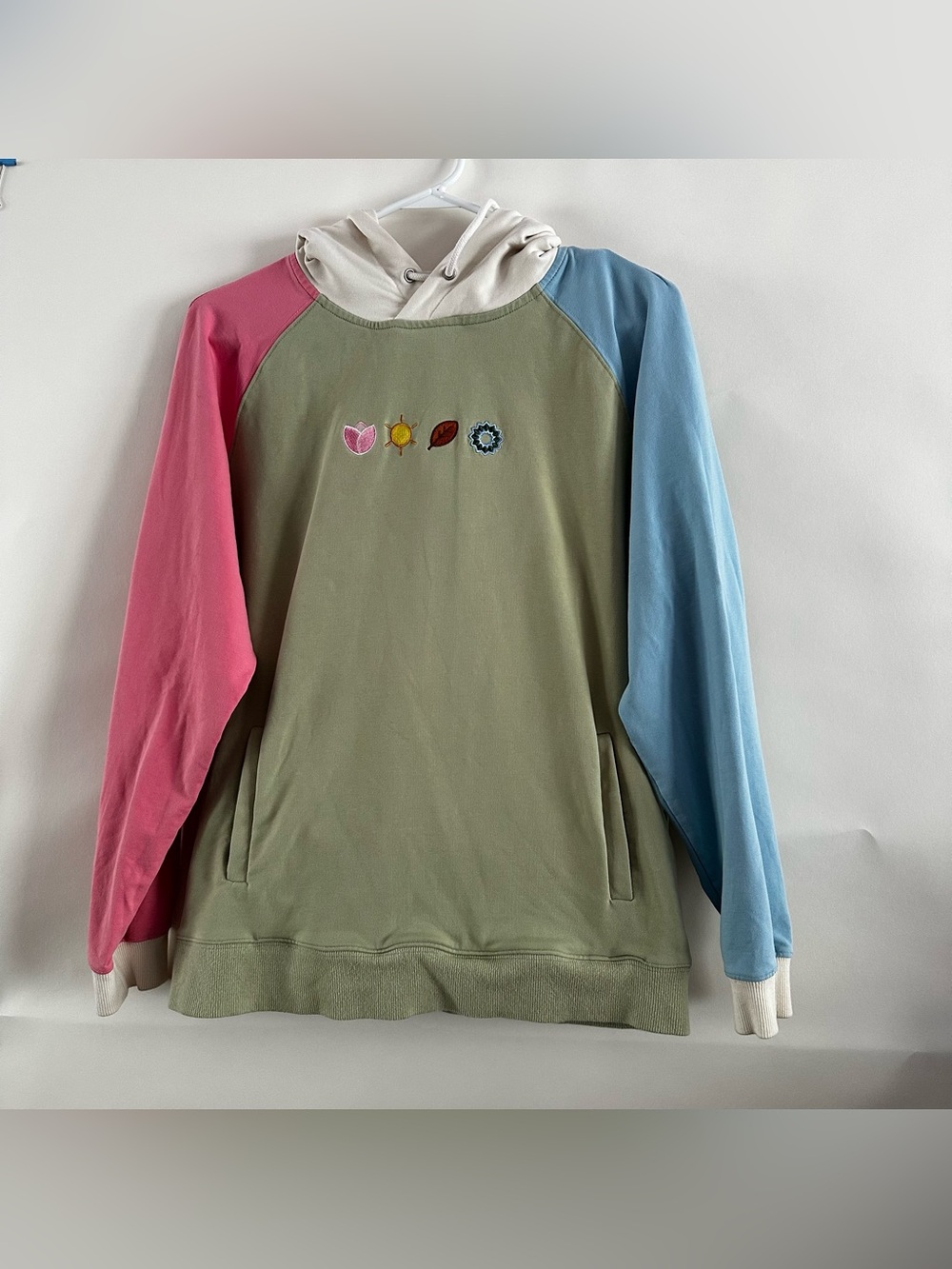 TwoSet Apparel Colorblock Seasons Embroidered Hoodie M